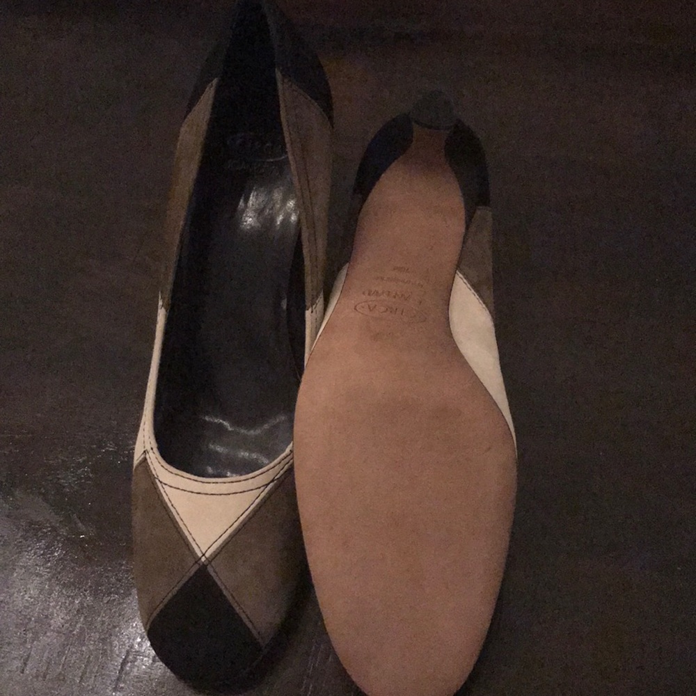 Shoes - Picture 2 of 4